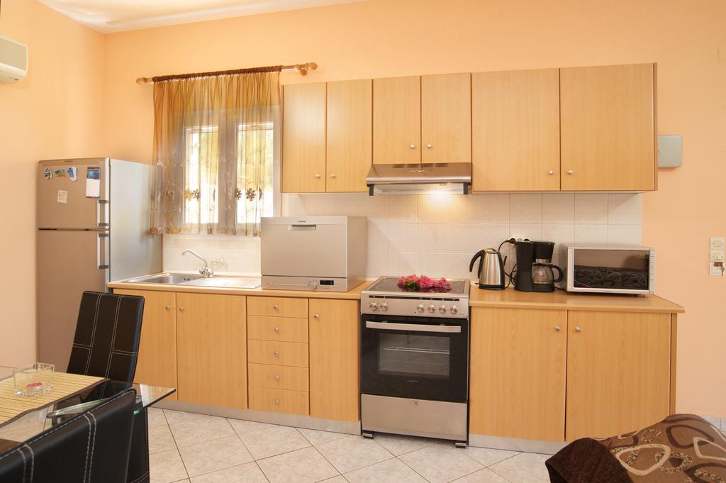 George Apartments Лурдата Номер фото